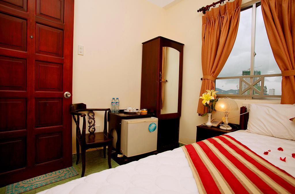 Sun Flower Hotel Nha Trang Extérieur photo
