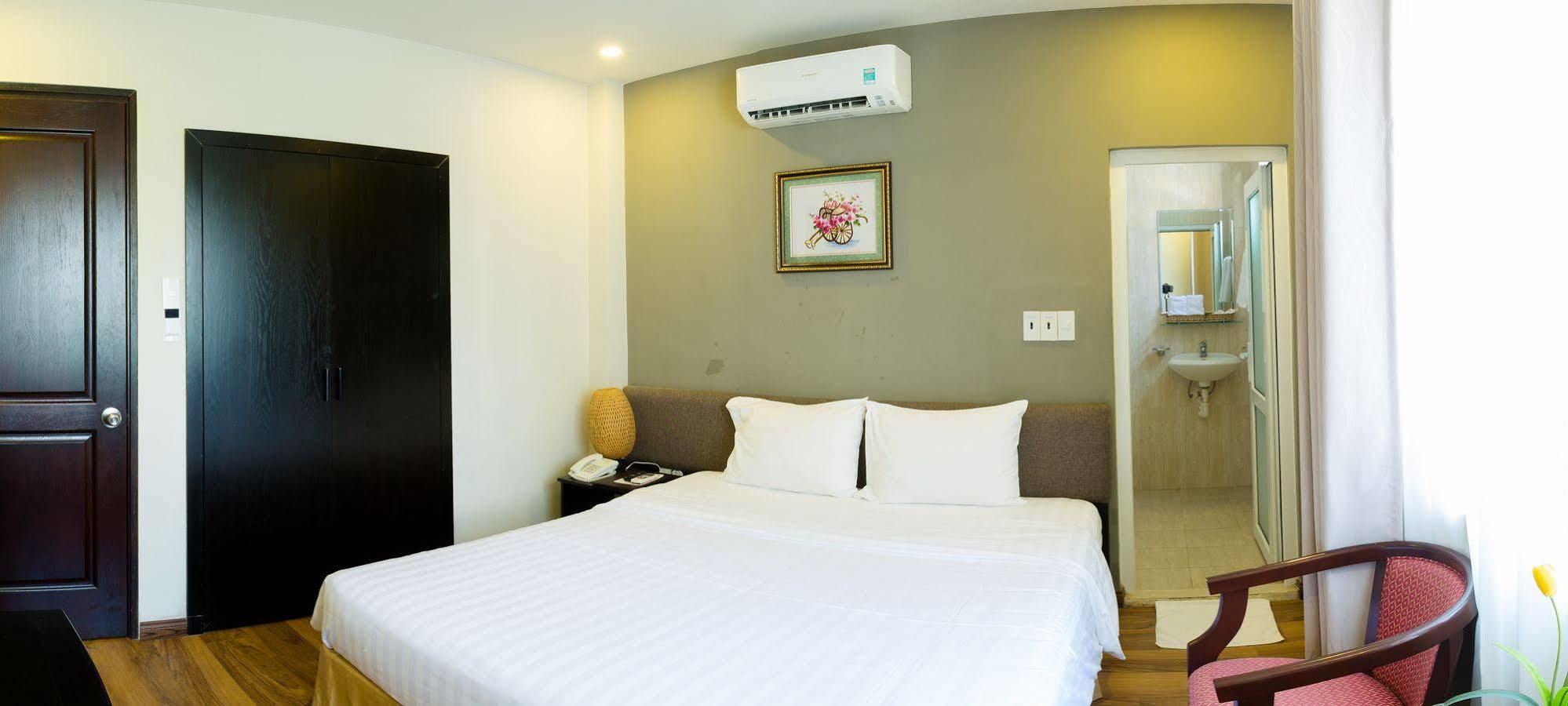 Sun Flower Hotel Nha Trang Extérieur photo