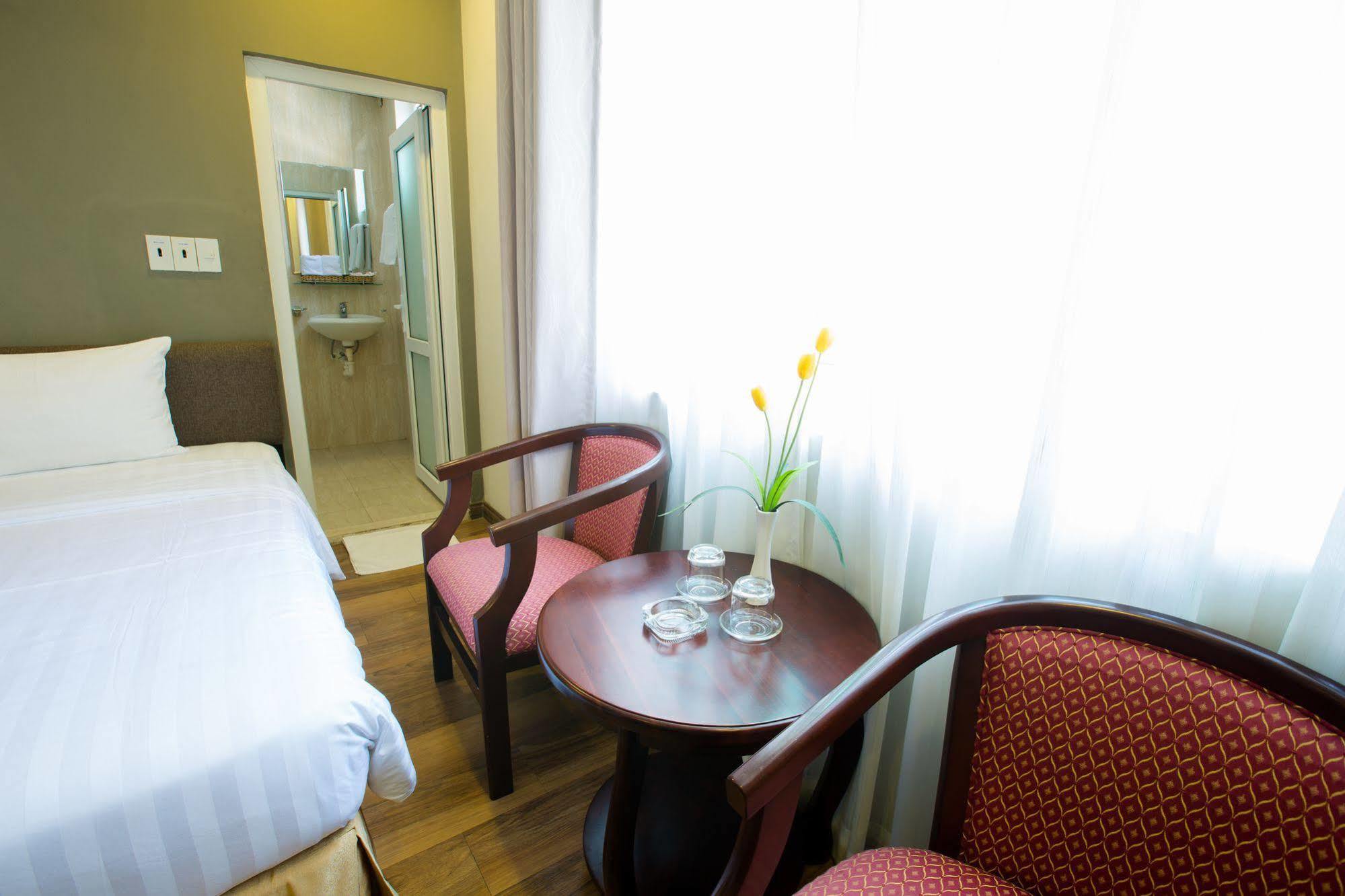 Sun Flower Hotel Nha Trang Extérieur photo